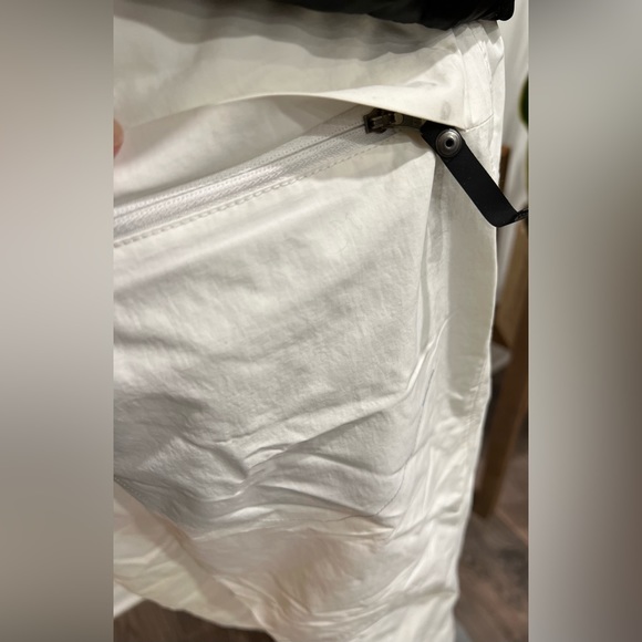 Mountain Hardwear - Picture 9 of 10